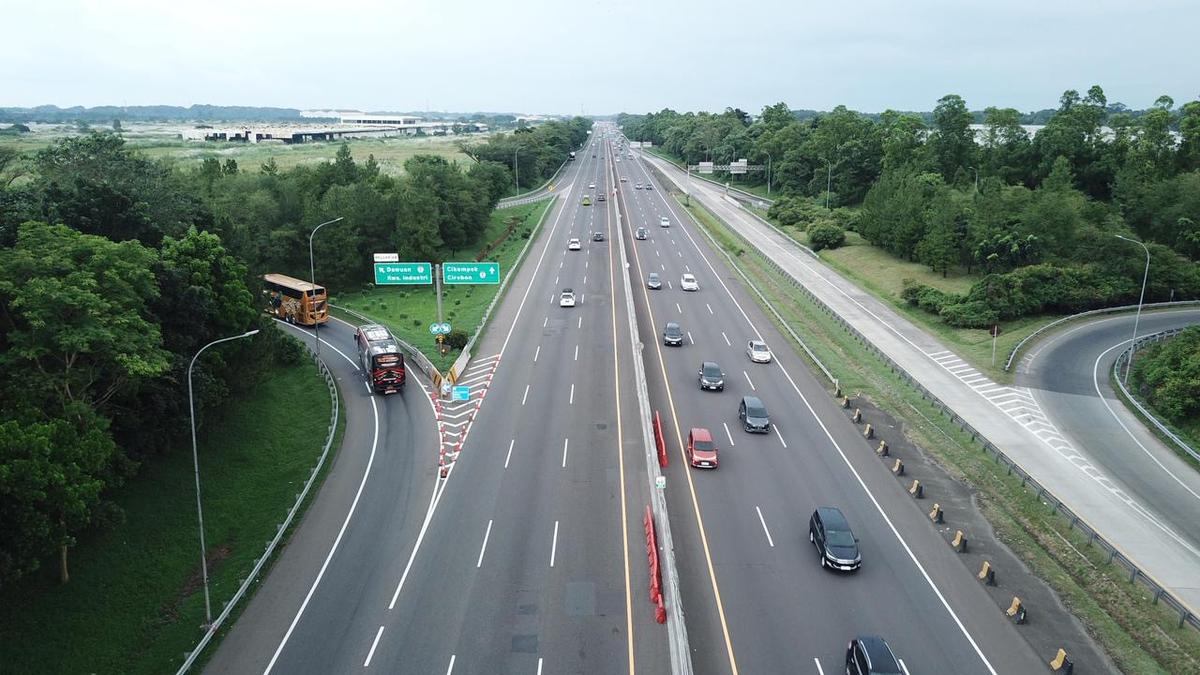 Rekayasa Lalu Lintas One Way Masih Berlaku di Tol Trans Jawa
